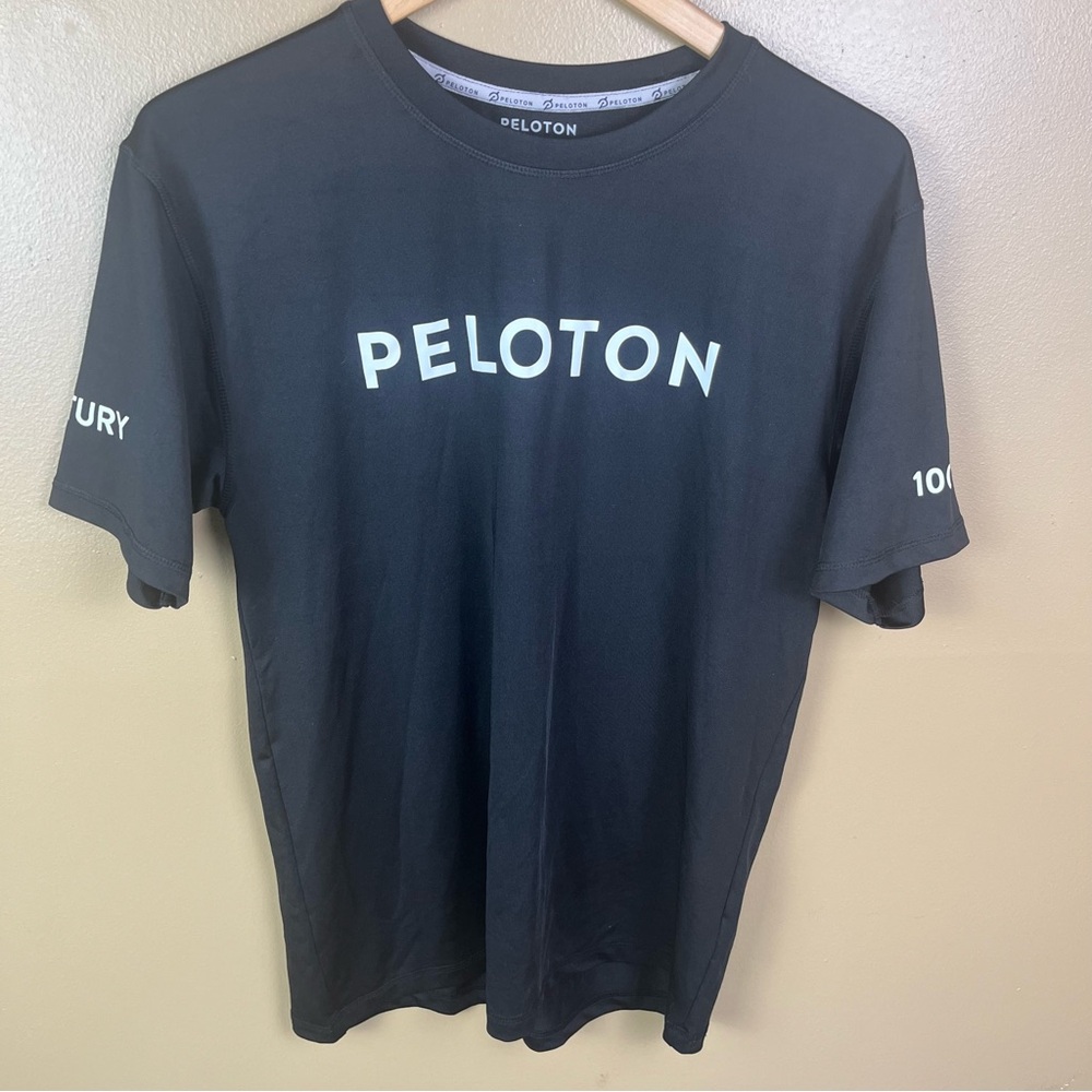 Peloton Men's Black T-Shirt Size Medium